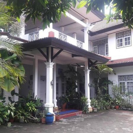 ماتارام Hotel Airlangga المظهر الخارجي الصورة